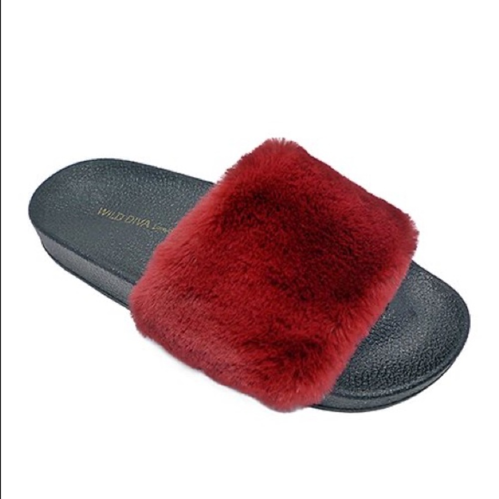WILD DIVA Matty Faux Fur Slide Sandals